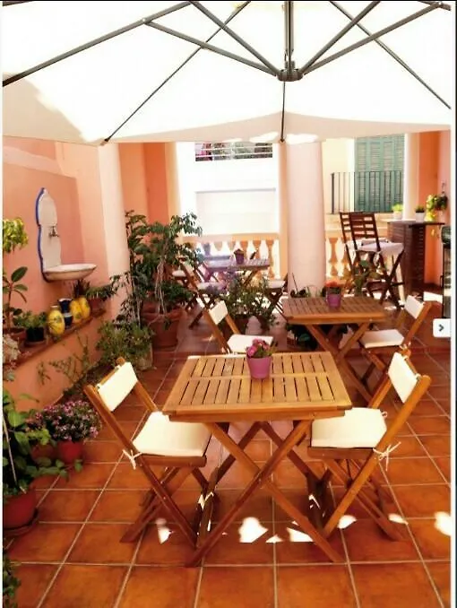 Guest house Hostal Parellades Sitges